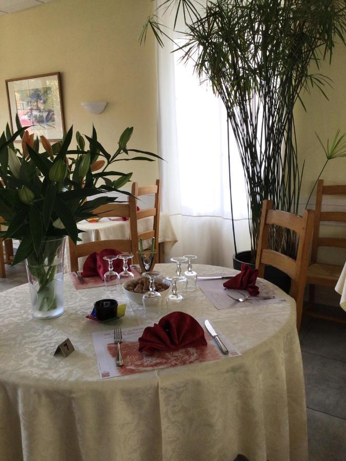 Hotel Restaurant Les Touristes Вал-ле-Бан Екстериор снимка